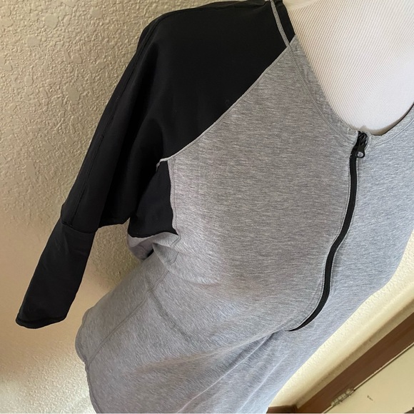 Lululemon Spin City Top Half Zip 3/4 Sleeve Gray Black Color Block Round Neck - Picture 3 of 9
